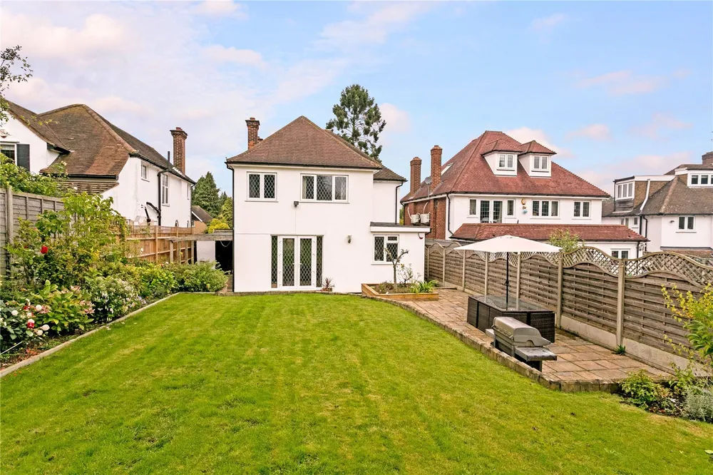 Oaklands Avenue, Watford, WD19