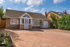 Barrow Close, Marlborough, SN8 photo 1