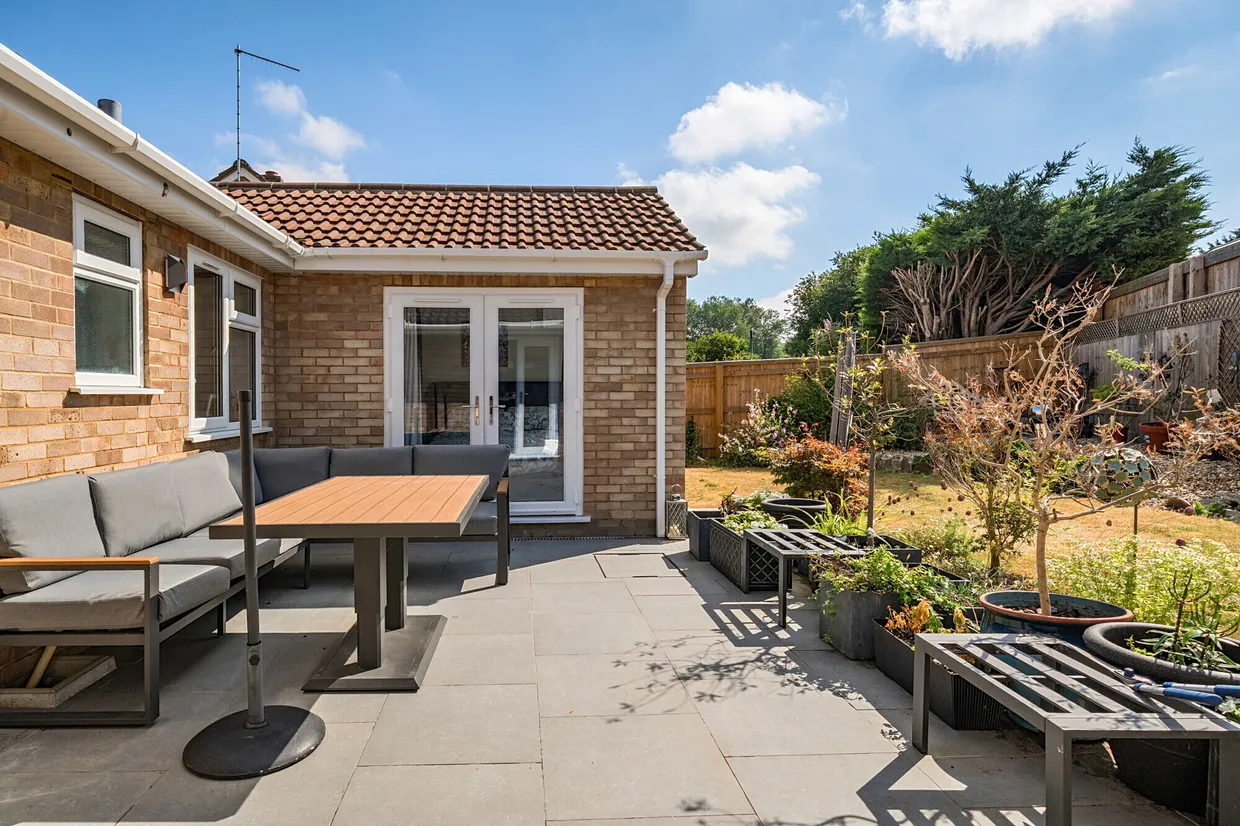 Barrow Close, Marlborough, SN8 photo 3