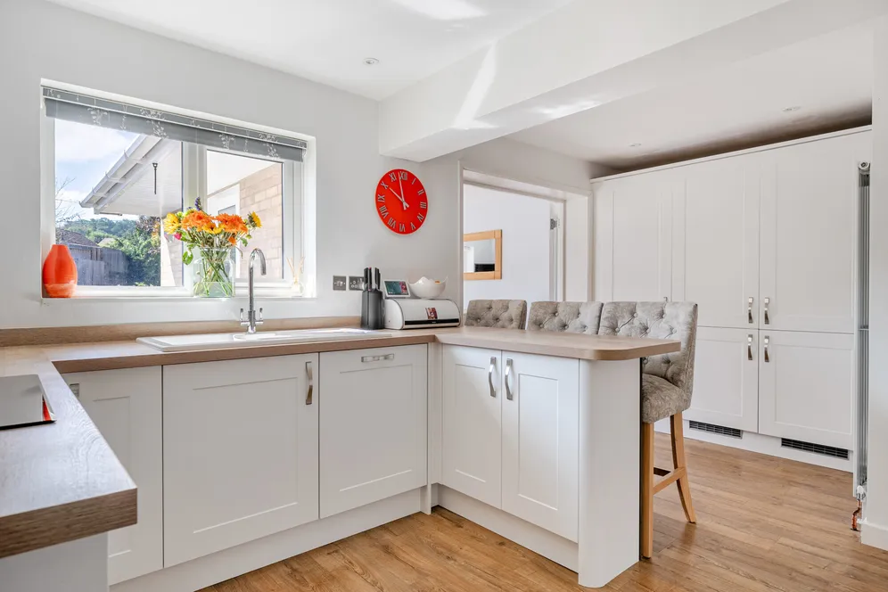 Barrow Close, Marlborough, SN8 photo 6