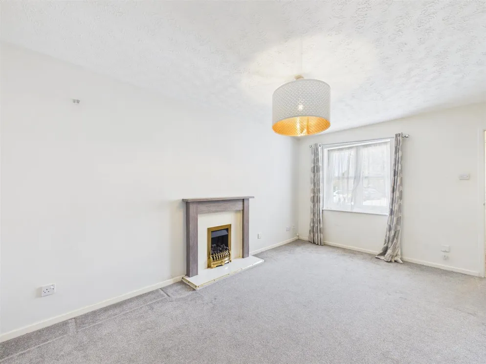 Property carousel item 4
