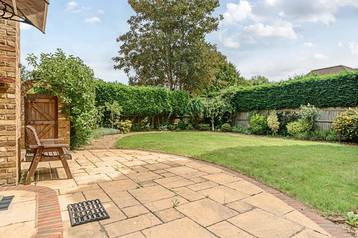 Llanbury Close, Gerrards Cross, SL9 photo 3