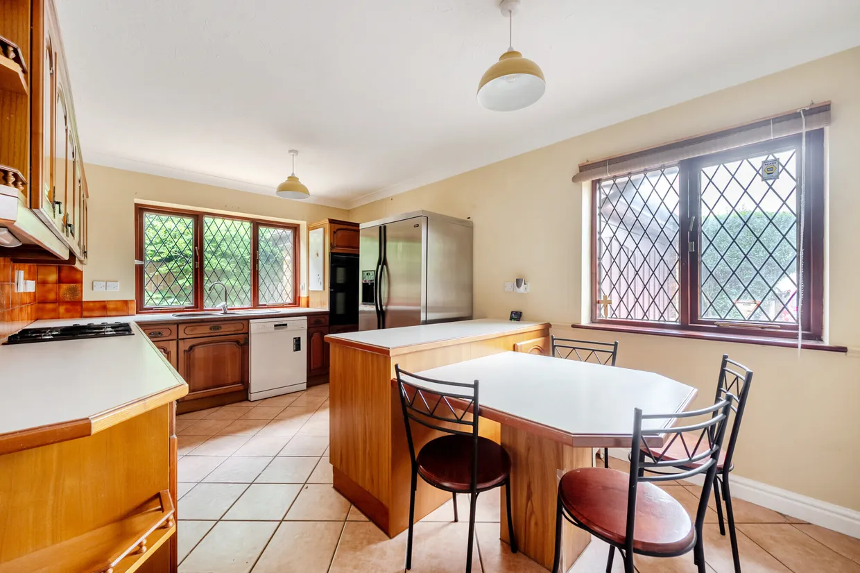 Llanbury Close, Gerrards Cross, SL9 photo 5