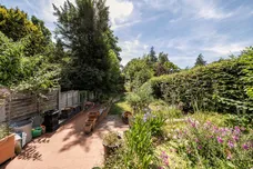 Langley Road, Watford, WD17 photo 4