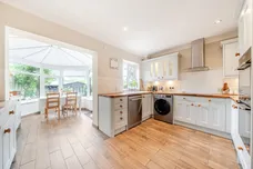 Farm Place, Henton, OX39 photo 3