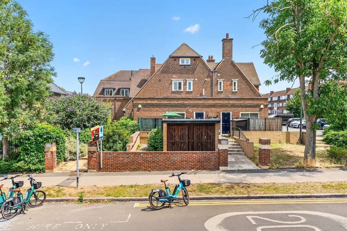 Abbotsbury Road, Morden