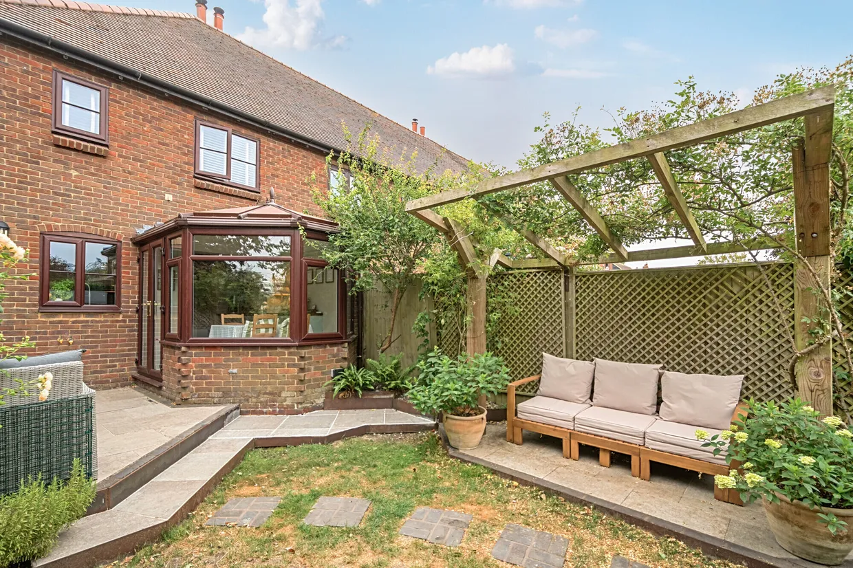 Farm Place, Henton, OX39 photo 13