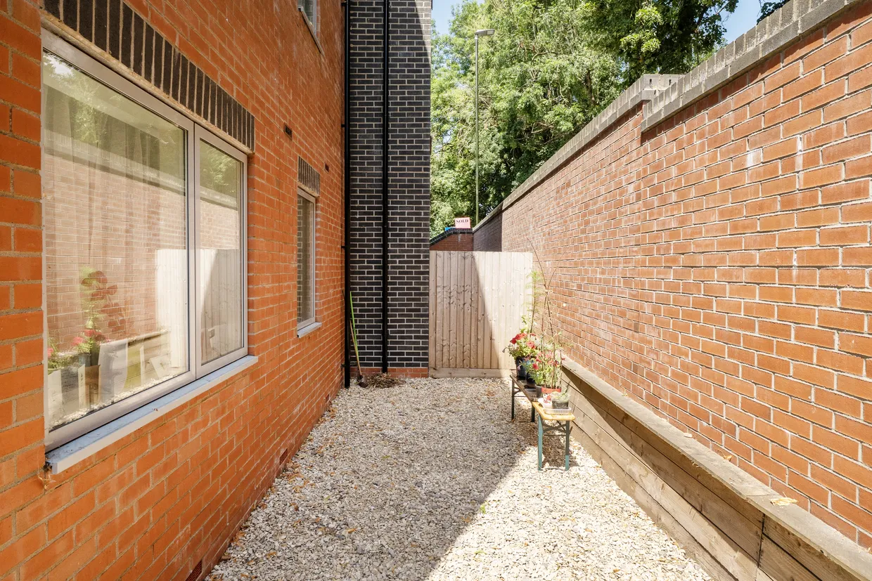 Bath Road, Woodchester, GL5 photo 8