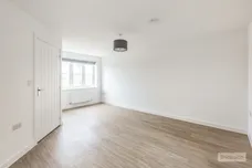 Alva Close, Corby