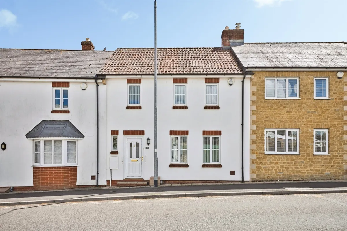 Bryant's Row, Crewkerne