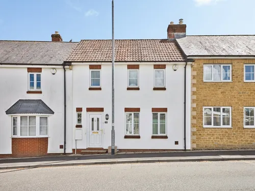Bryant's Row, Crewkernephoto