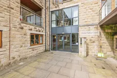 Huddersfield Road, Thongsbridge, Holmfirth