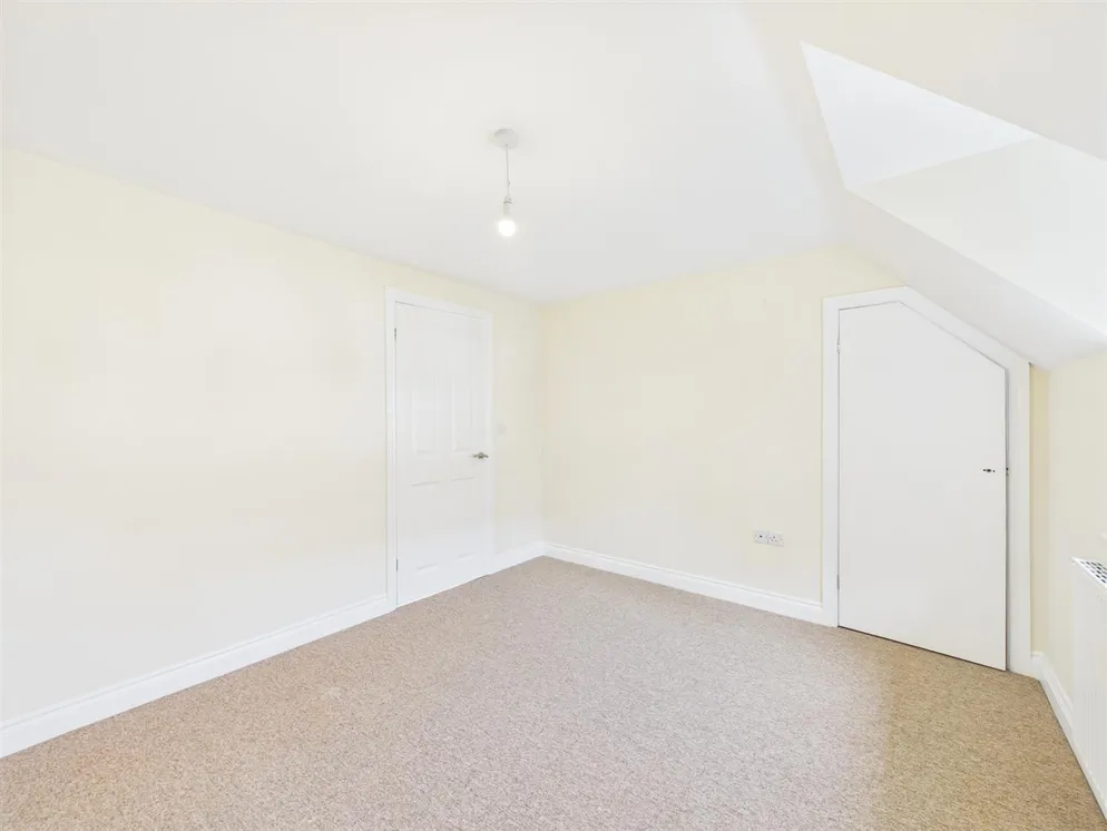 Property carousel item 5