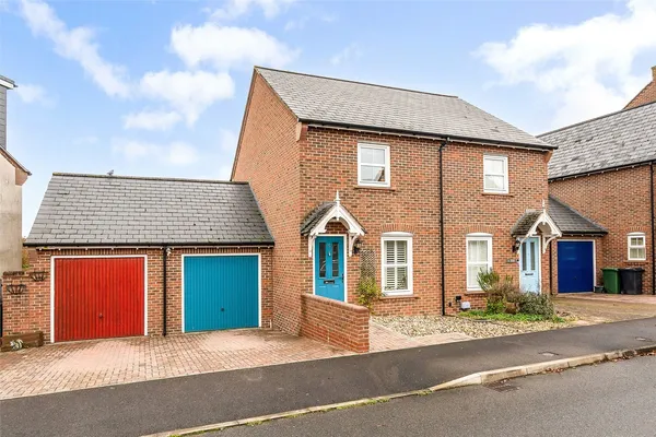 Rowner Crescent, Sherfield on Loddon, RG27