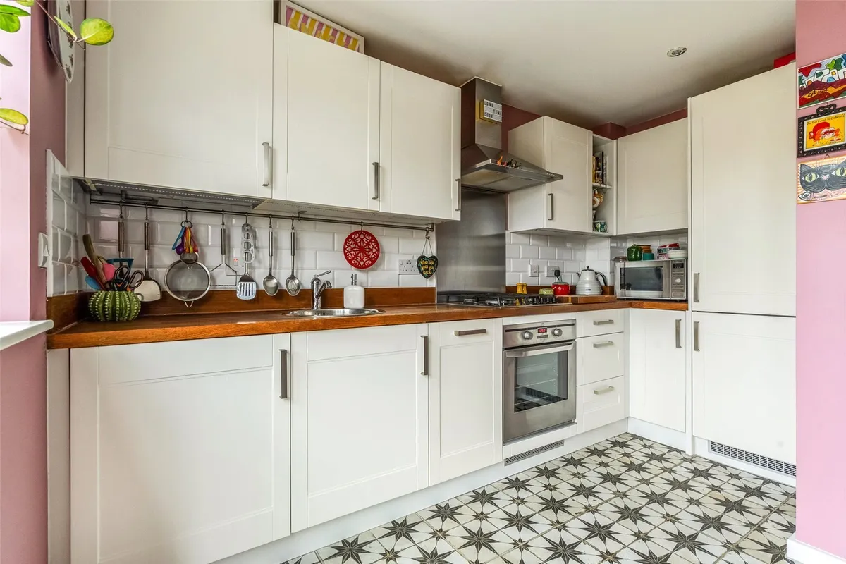 Rowner Crescent, Sherfield on Loddon, RG27