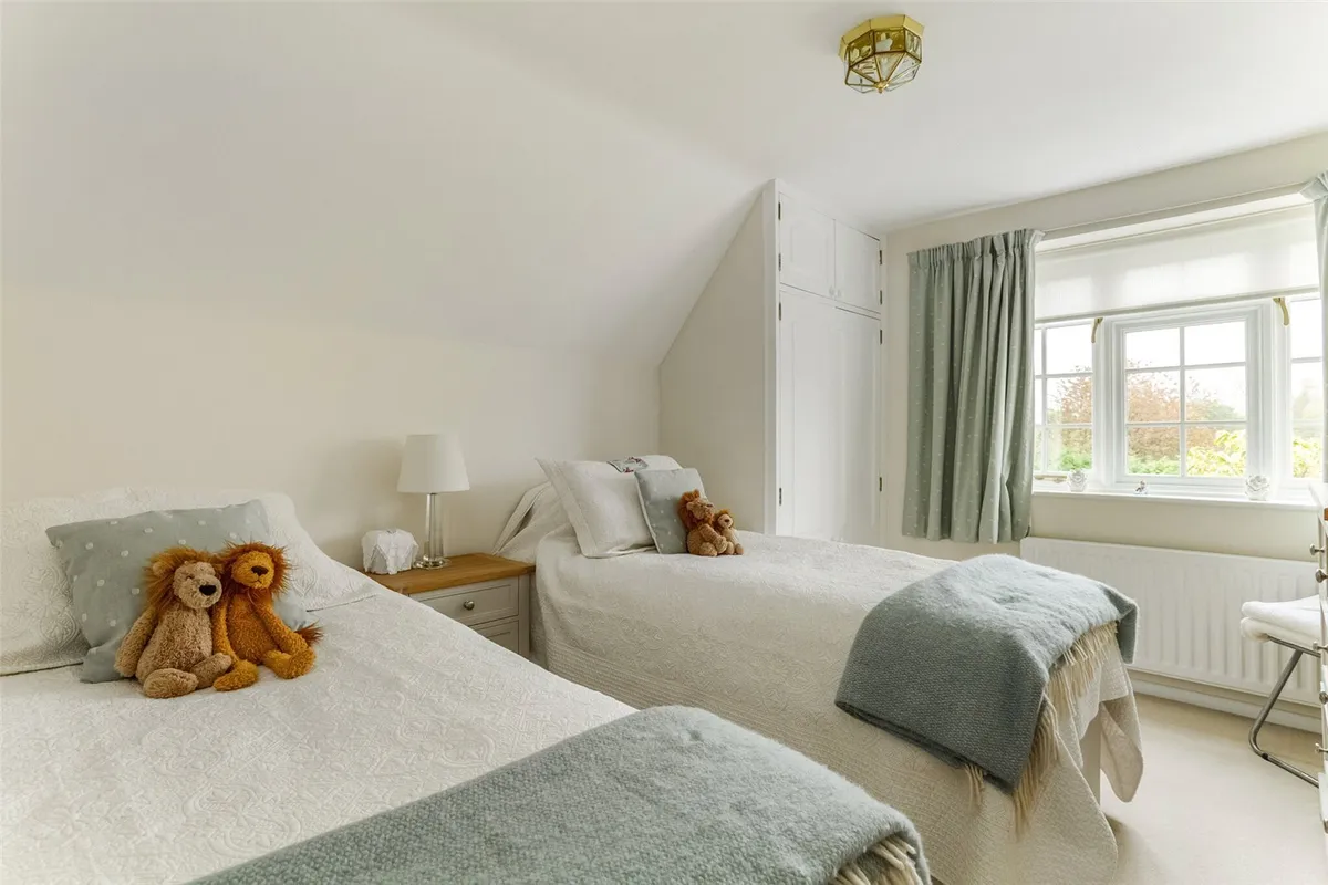 Tyfield, Sherborne St John, RG24
