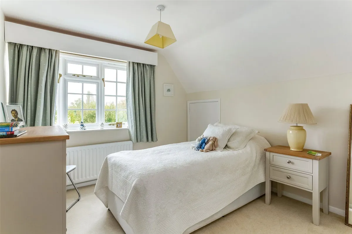 Tyfield, Sherborne St John, RG24