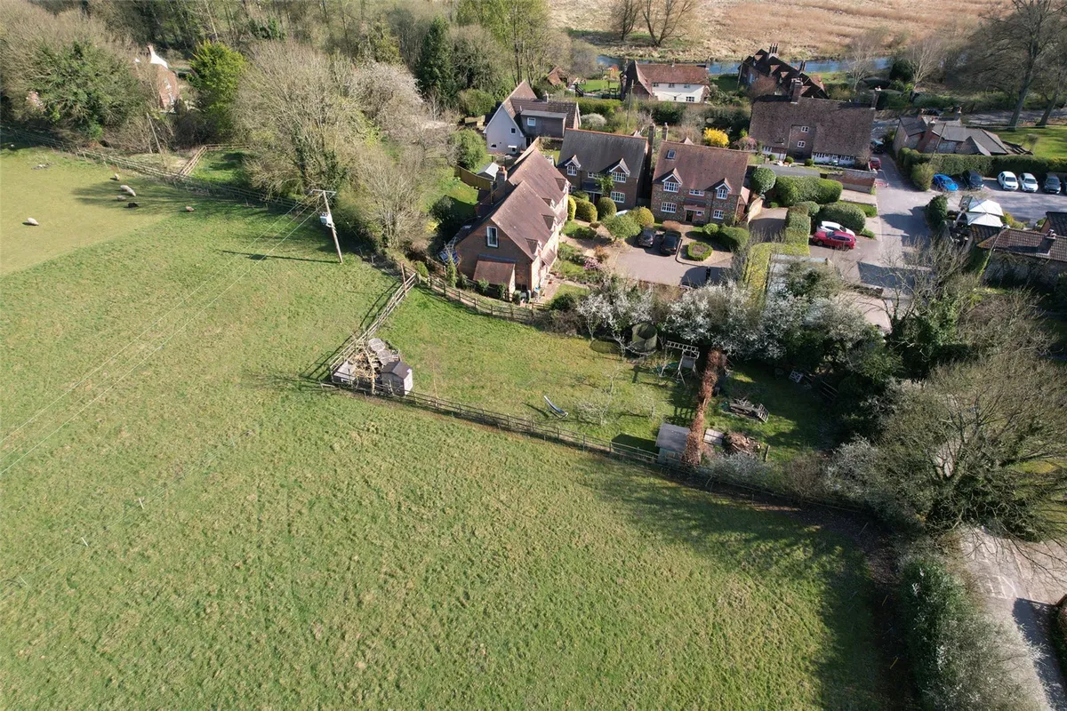 Tudor Rose Cottages, Freefolk, RG28