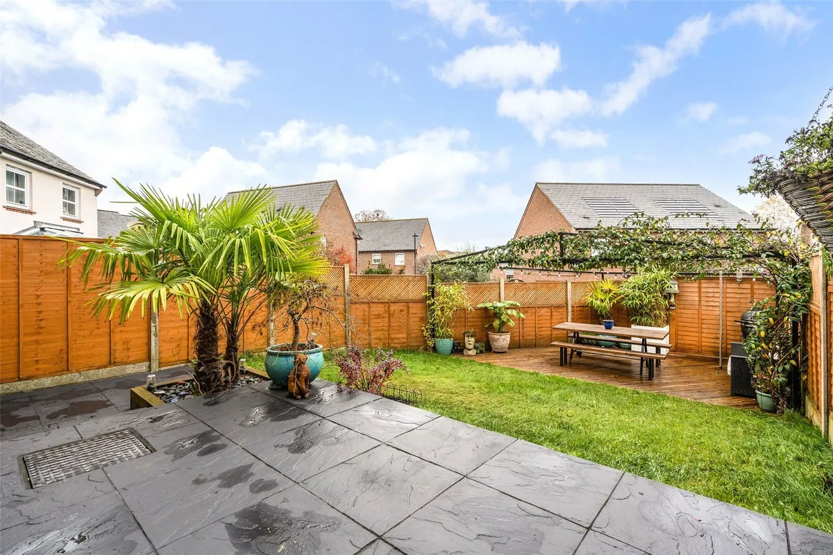 Rowner Crescent, Sherfield on Loddon, RG27