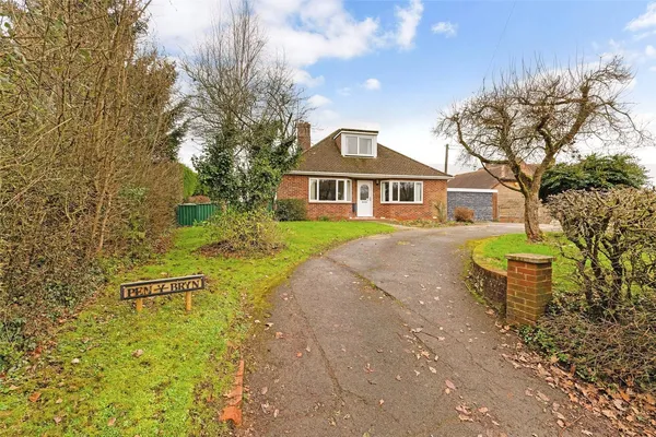 Pen-Y-Bryn, Monk Sherborne, RG26