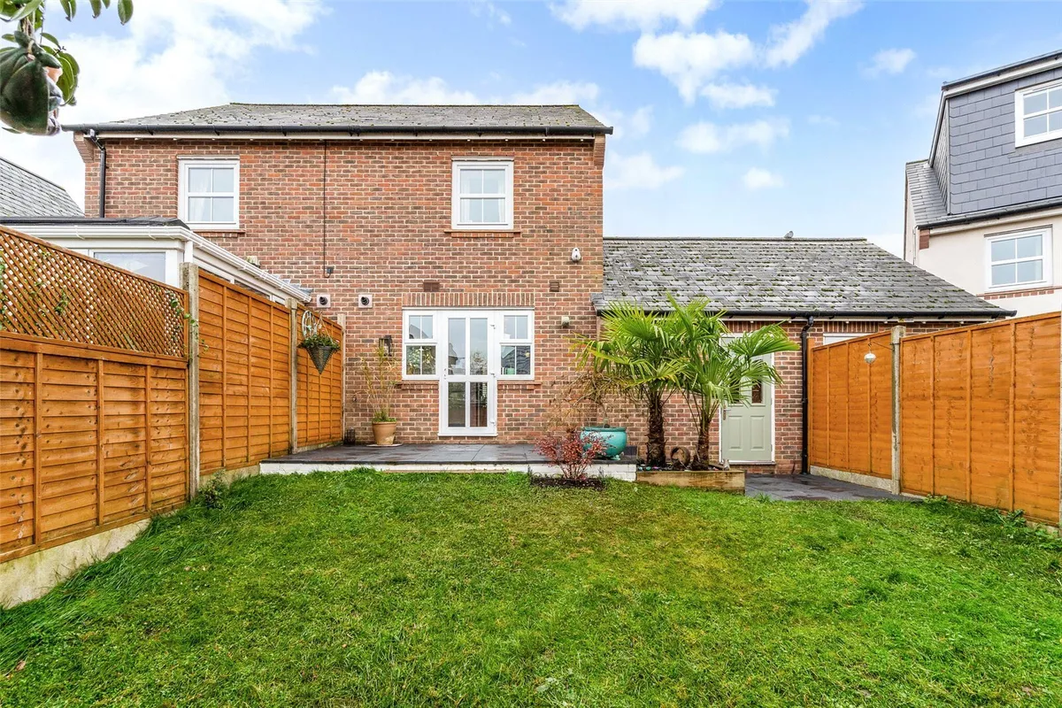 Rowner Crescent, Sherfield on Loddon, RG27