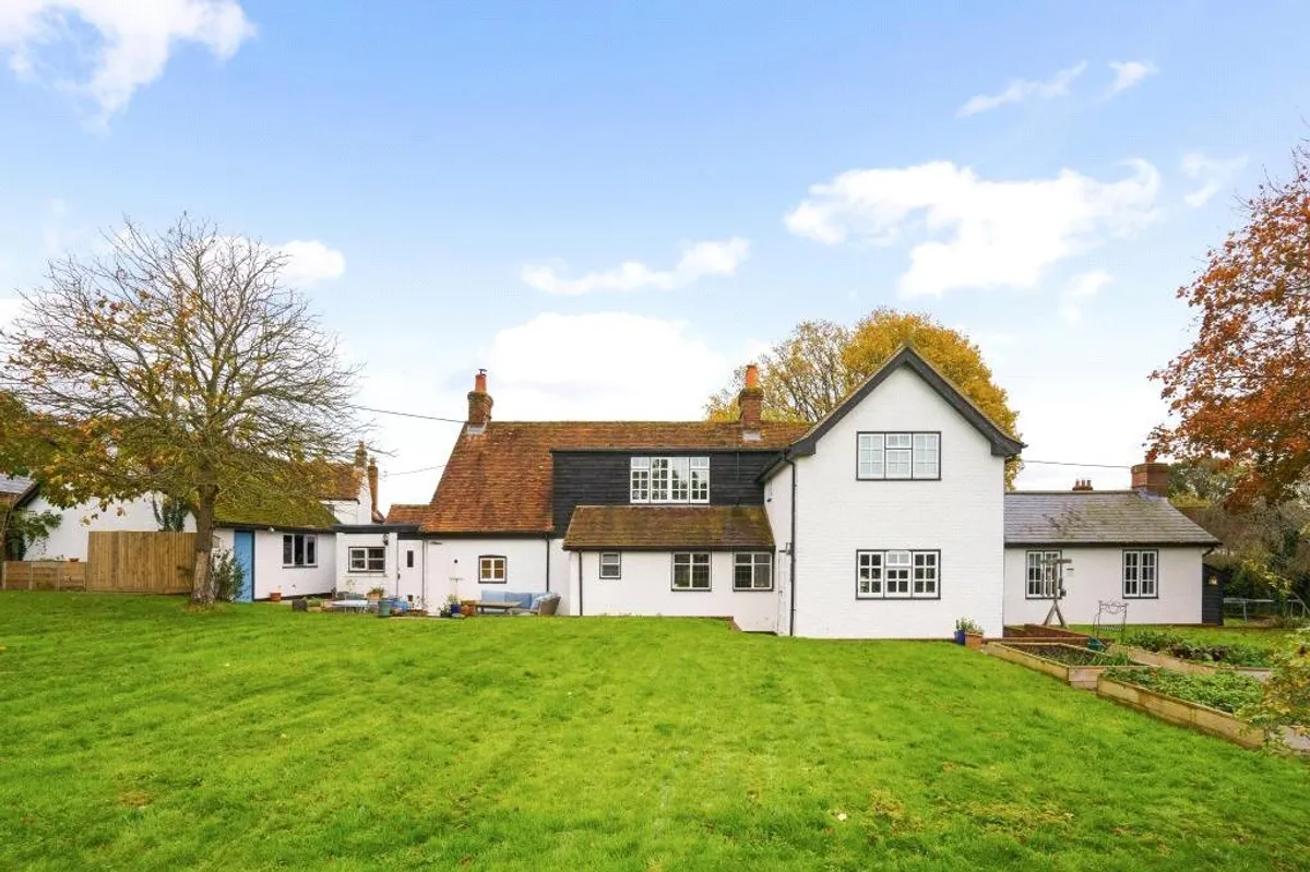 Brook Cottage, Little London, RG26