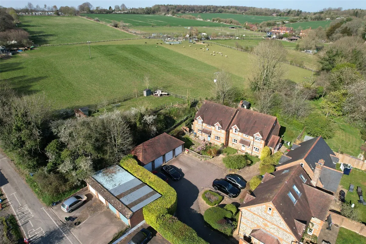 Tudor Rose Cottages, Freefolk, RG28