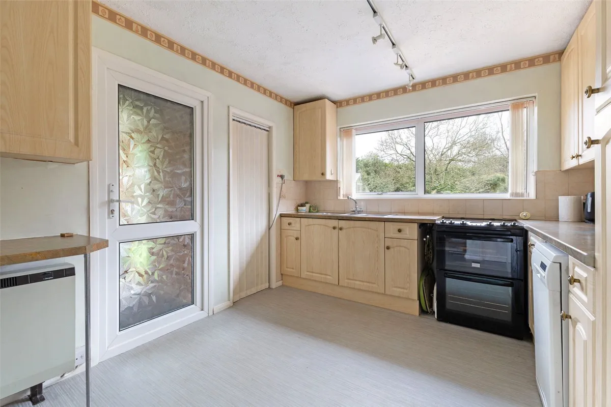 Pen-Y-Bryn, Monk Sherborne, RG26