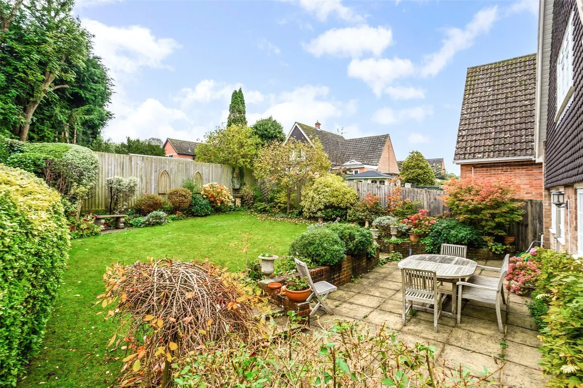 Tyfield, Sherborne St John, RG24