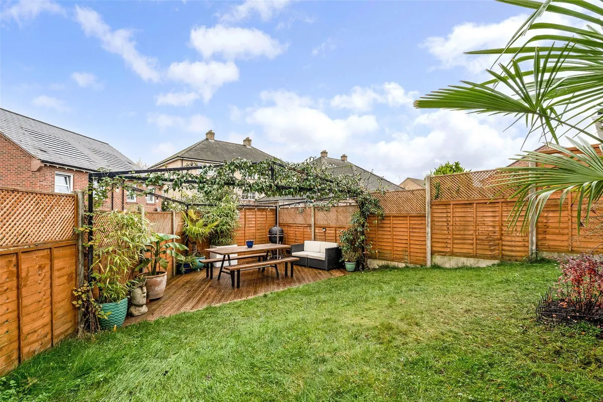 Rowner Crescent, Sherfield on Loddon, RG27