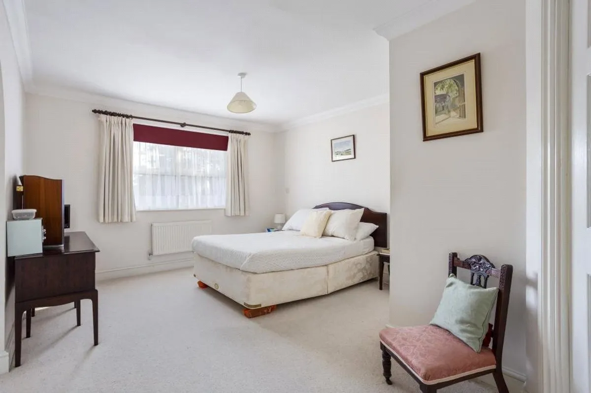 Cliddesden Road, Basingstoke, RG21
