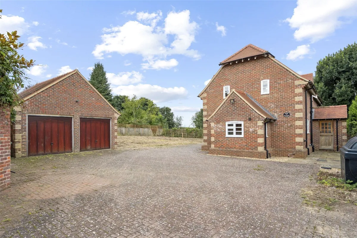 Rose Cottage, Dummer, RG25