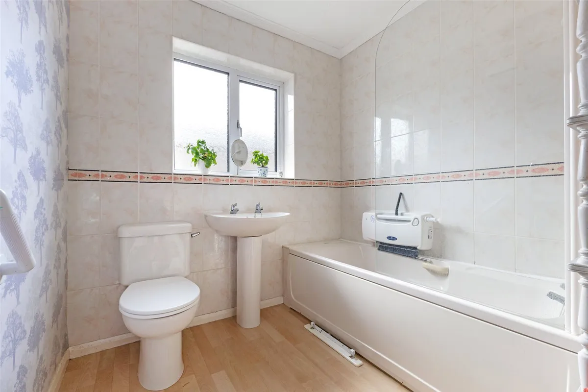 Pen-Y-Bryn, Monk Sherborne, RG26