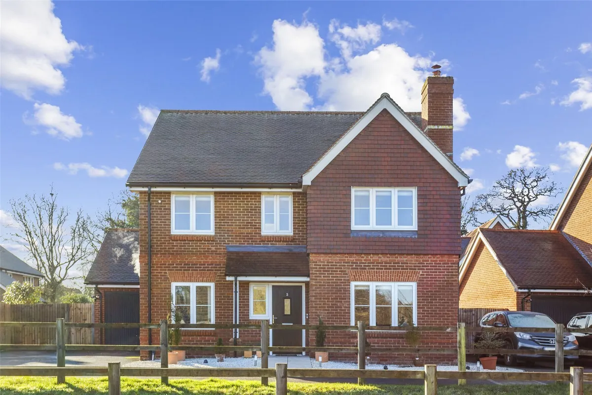 Paddock Gardens, Bramley, RG26