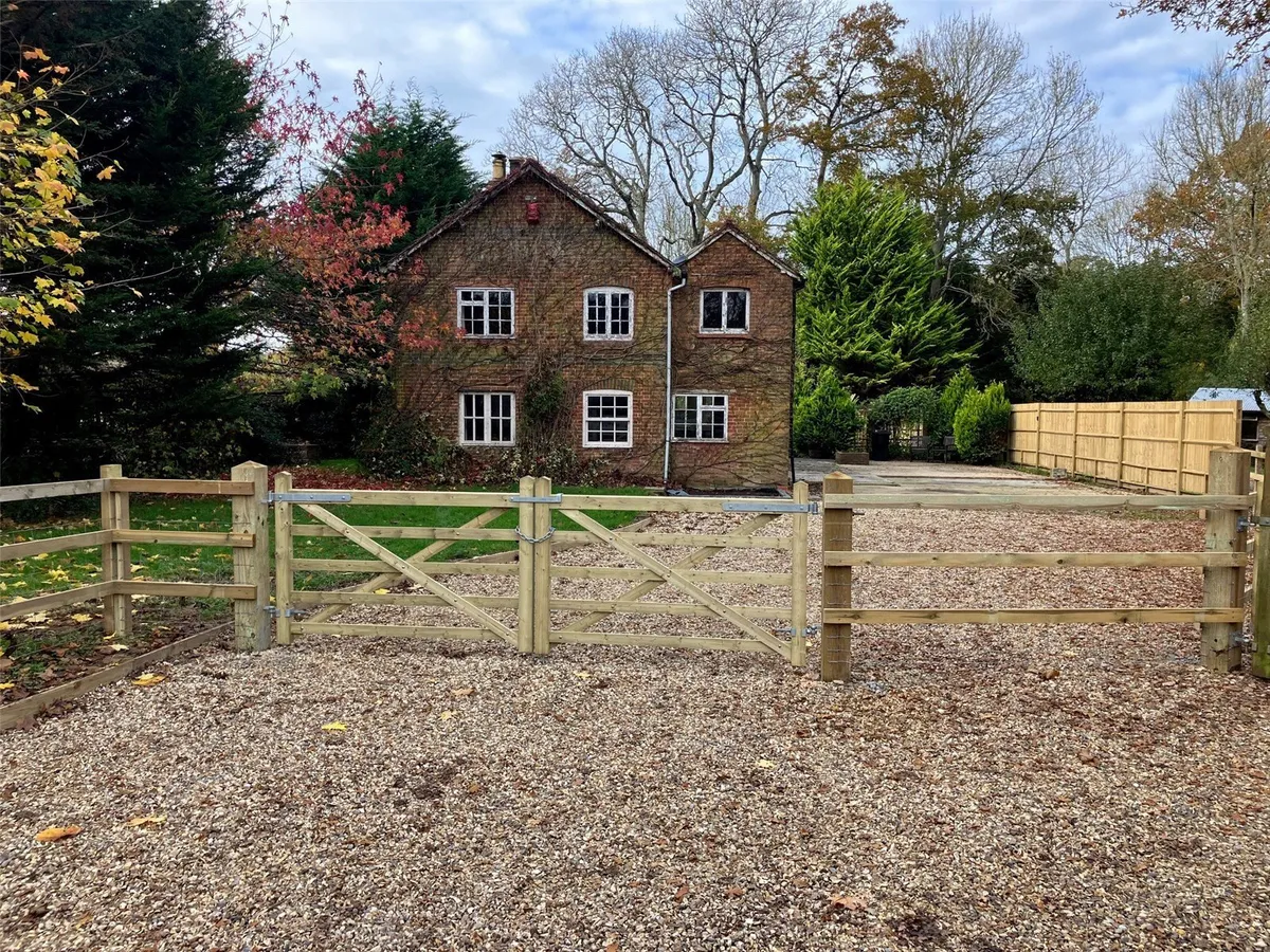 New Road, Tadley, RG26