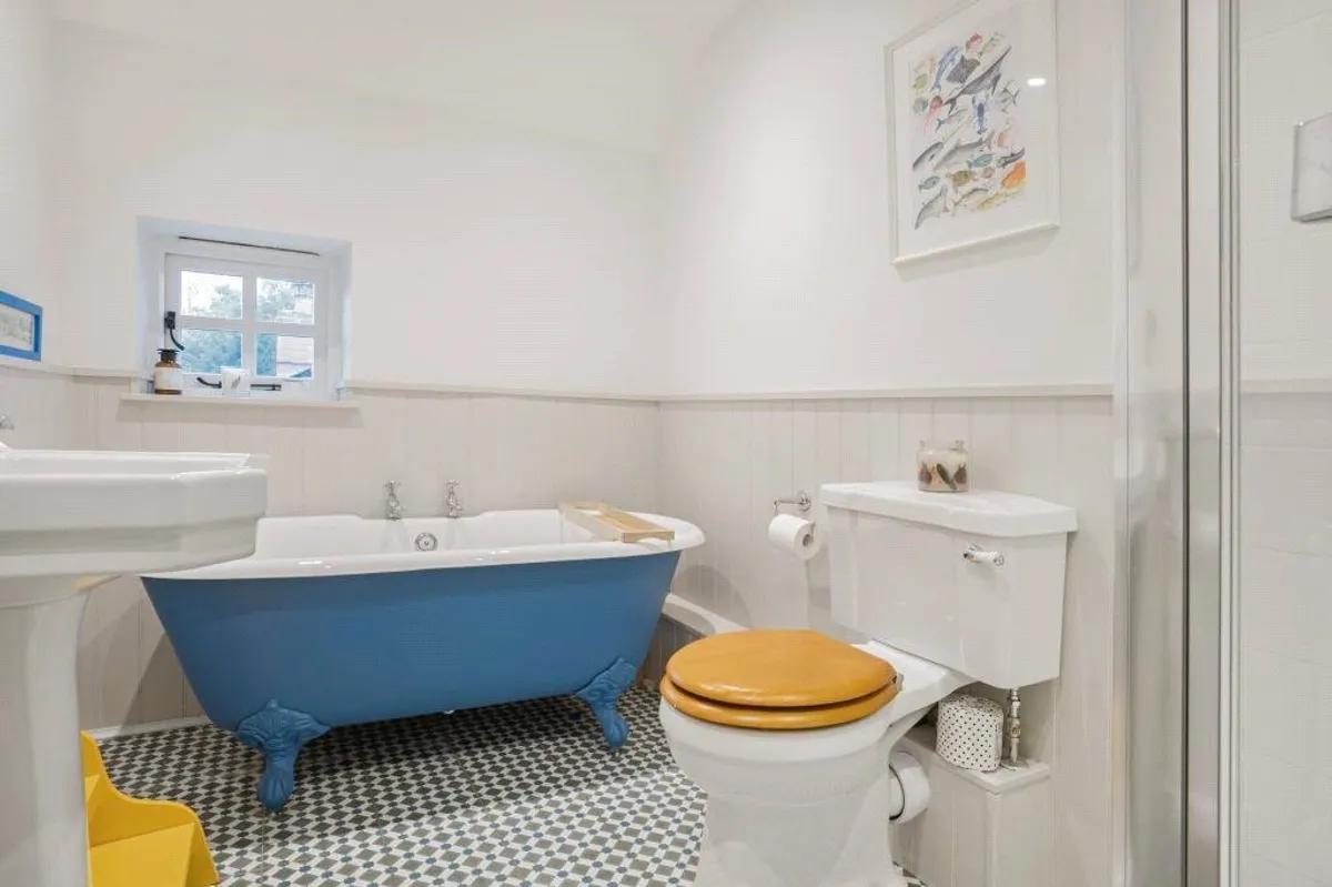 Brook Cottage, Little London, RG26