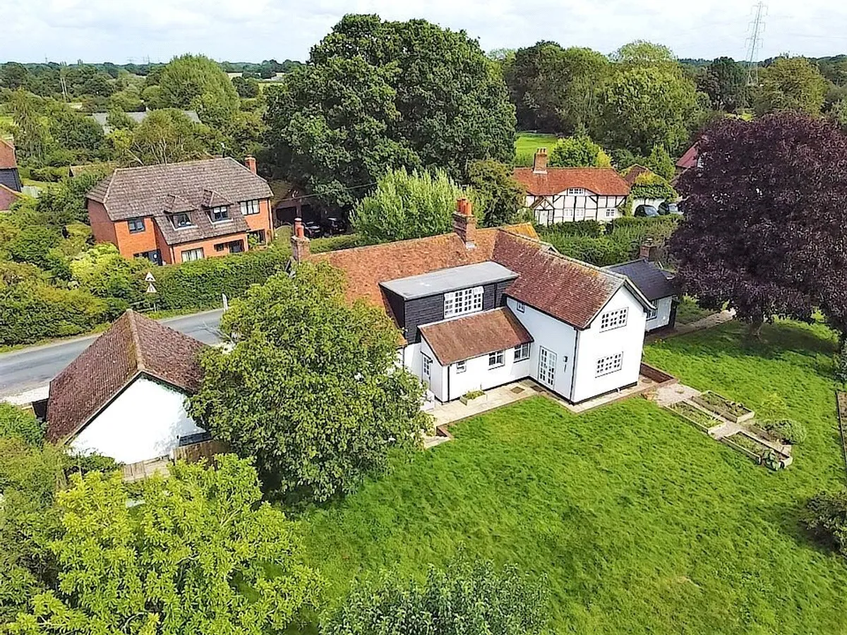 Brook Cottage, Little London, RG26