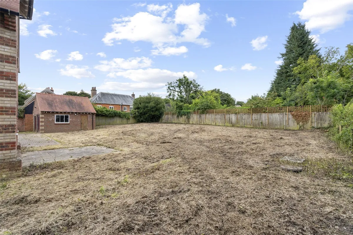 Rose Cottage, Dummer, RG25