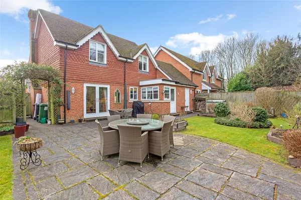 Silvers Close, Ramsdell, RG26