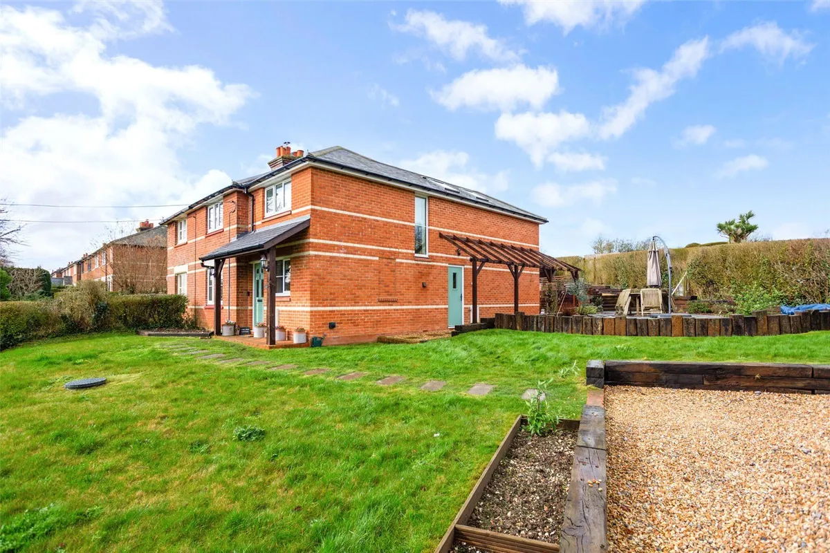 Lime Tree Cottage, Cliddesden, RG25