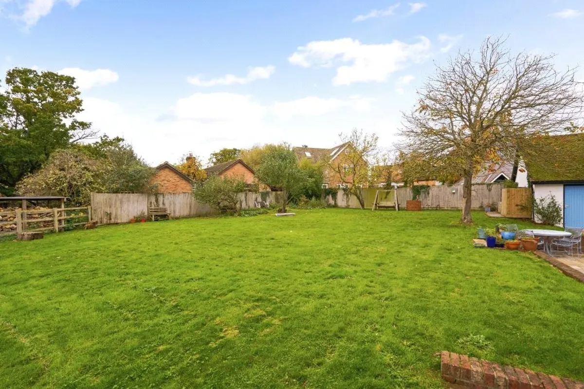 Brook Cottage, Little London, RG26