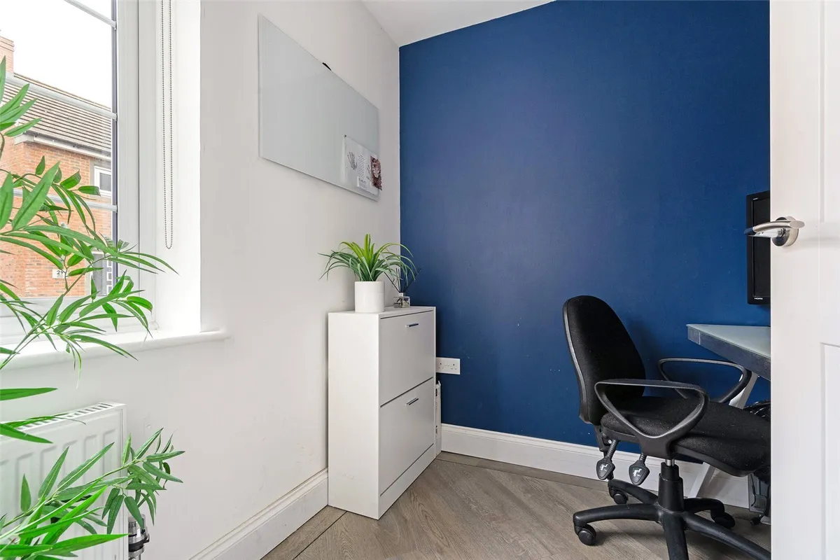 Miles Road, Basingstoke, RG24