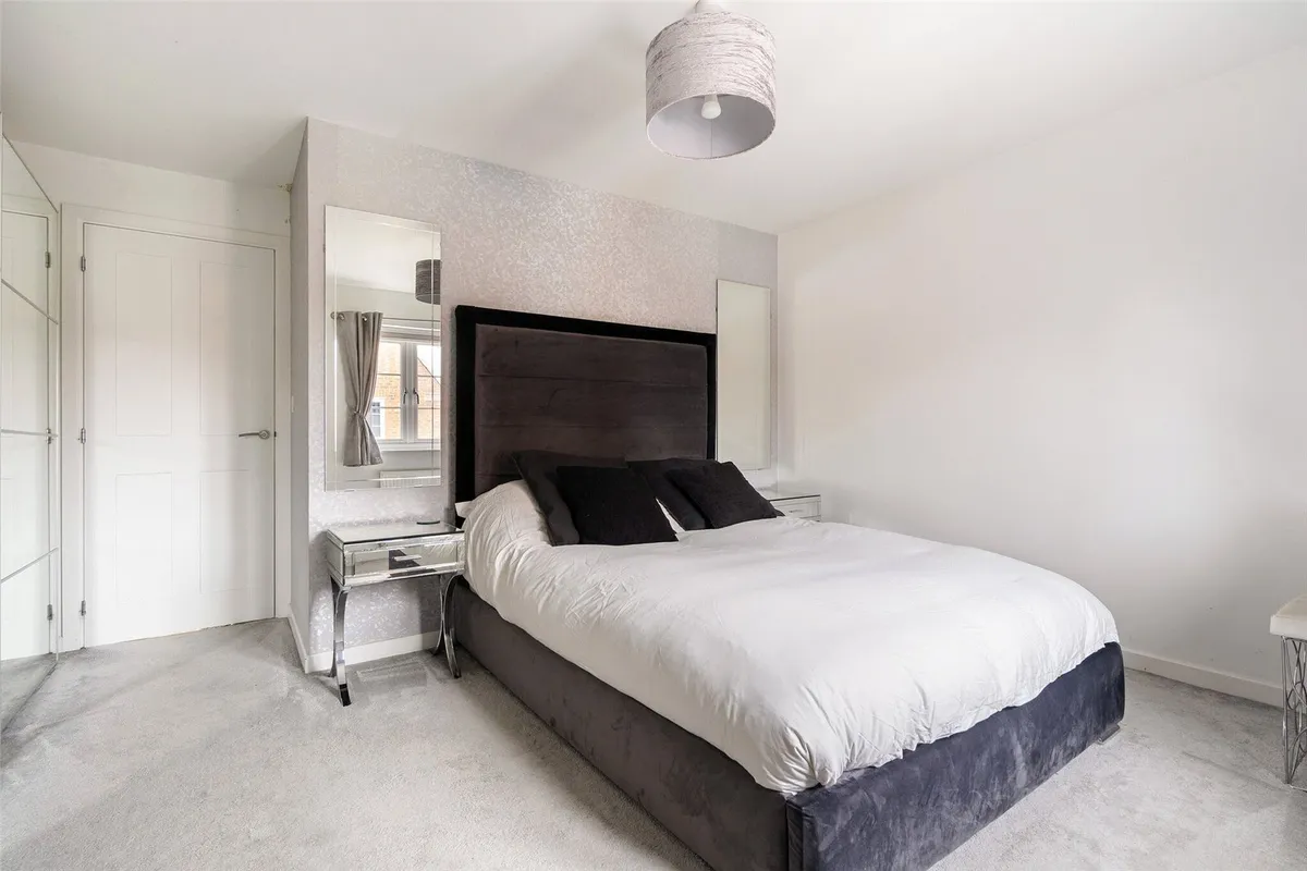 Miles Road, Basingstoke, RG24