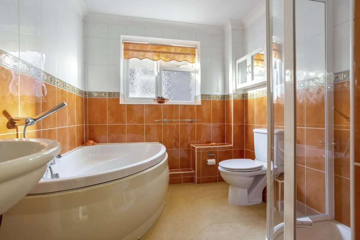 Brackendale, Pamber End, RG26
