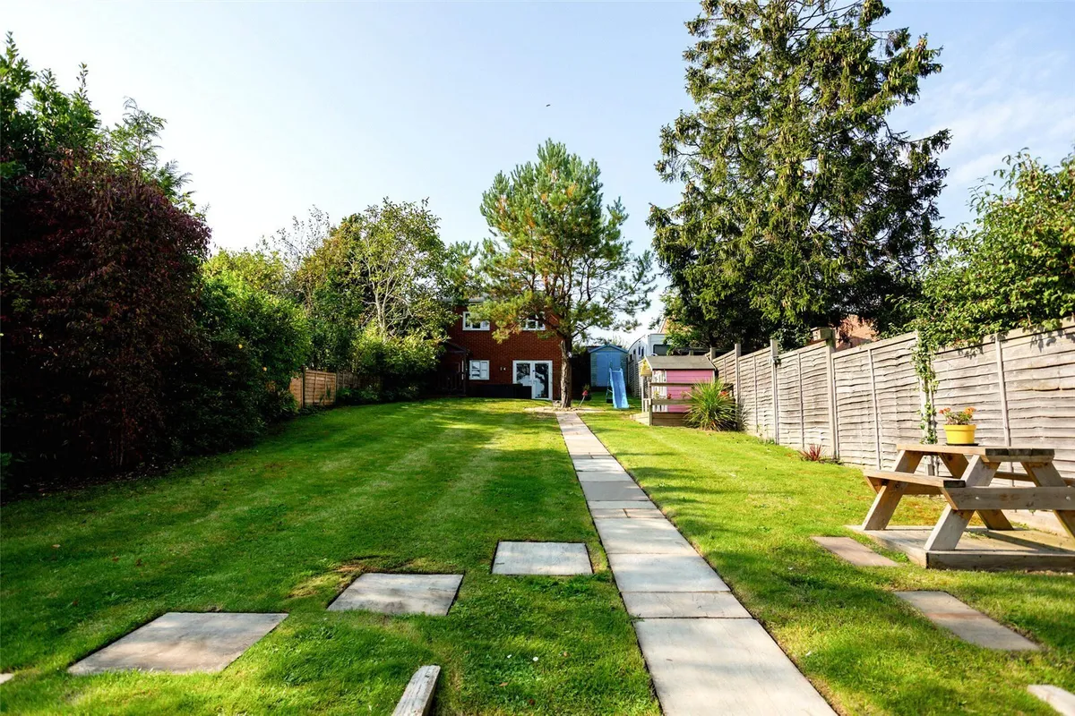 Southlea, Cliddesden, RG25