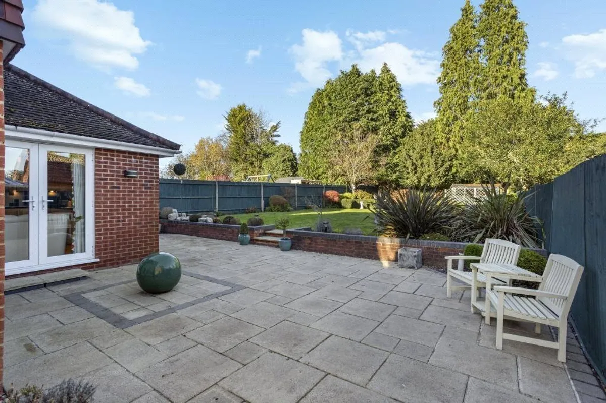 Brackendale, Pamber End, RG26