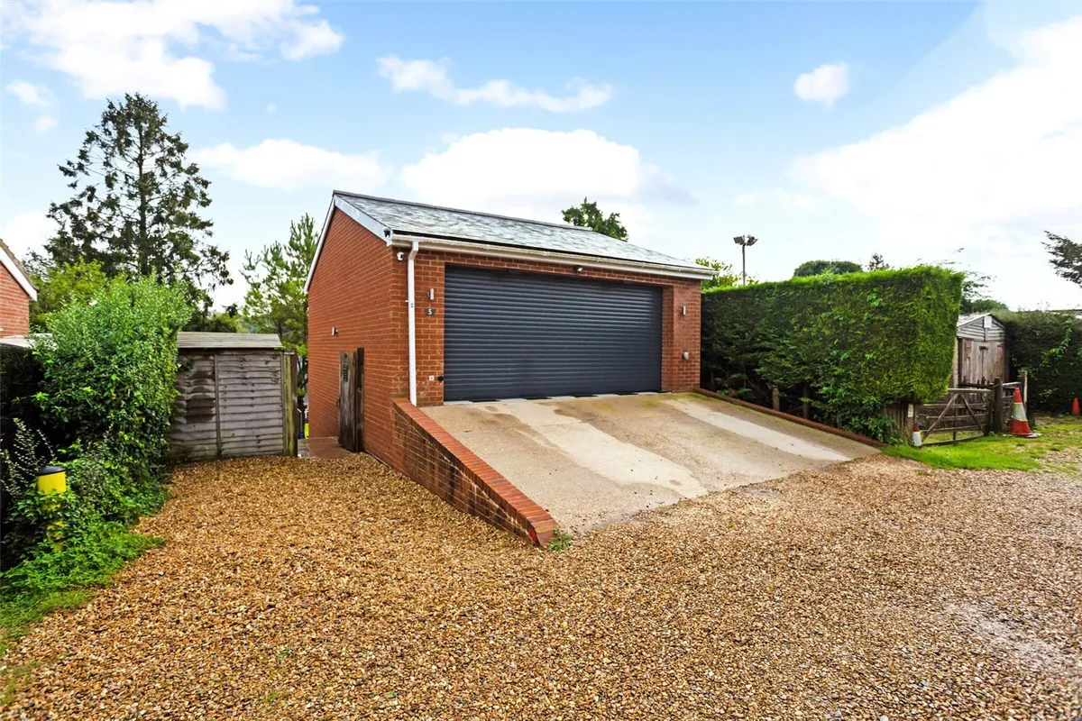 Southlea, Cliddesden, RG25