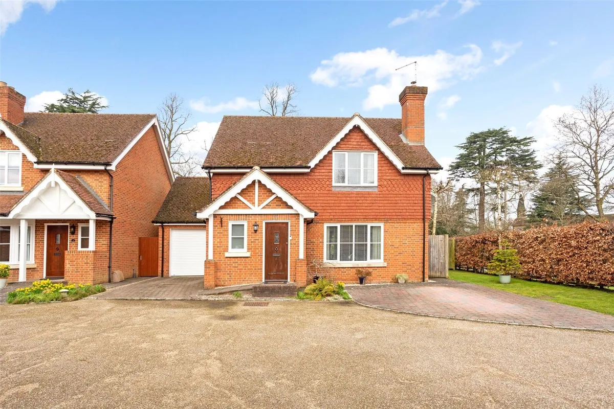 Silvers Close, Ramsdell, RG26