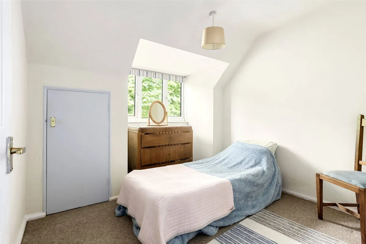 Wayside Road, Basingstoke, RG23
