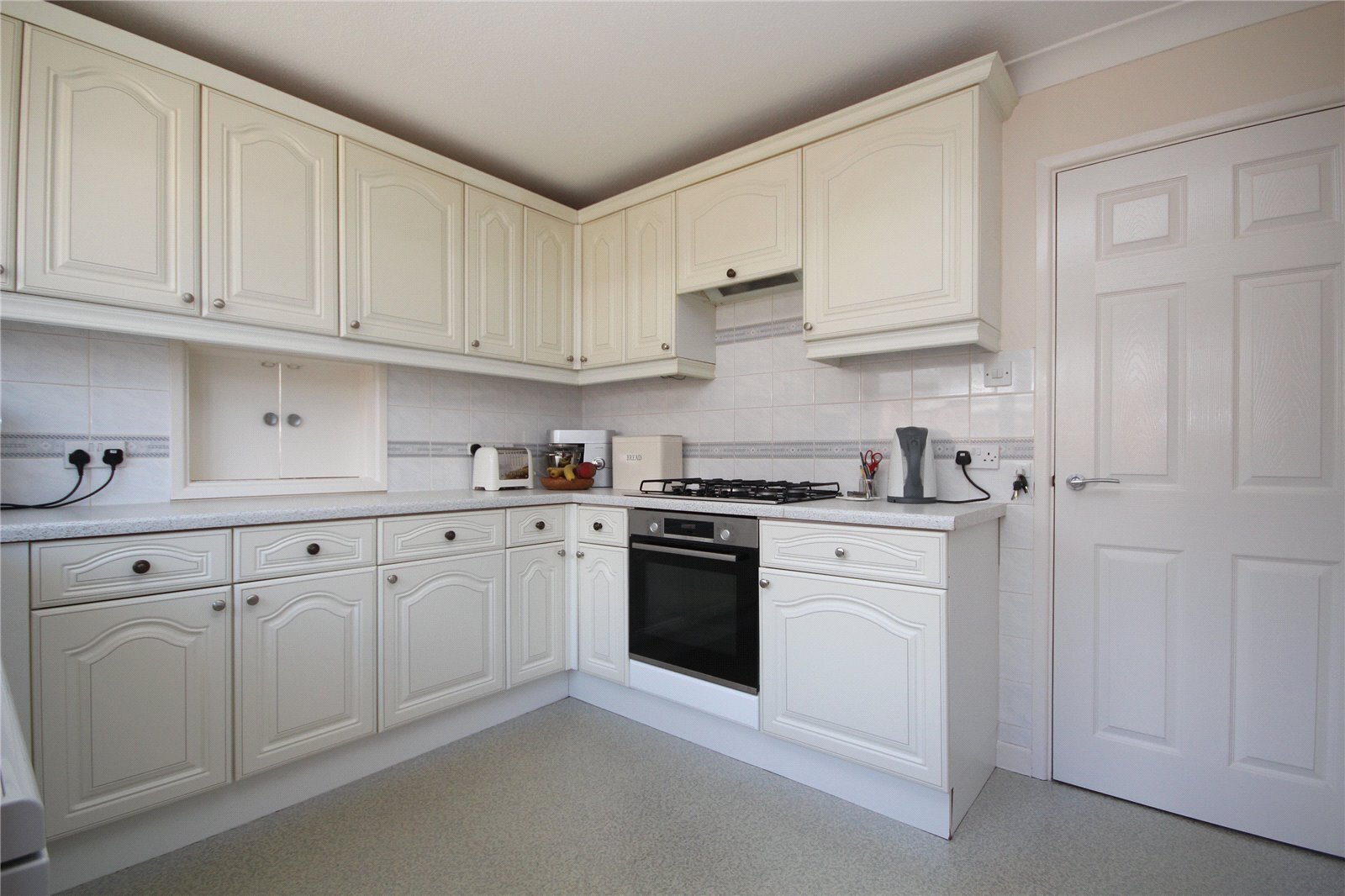 Lions Wood, St. Leonards, Ringwood, Hampshire, BH24 Image 4